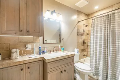 2229 24th Street, Sacramento, CA 95818 - Photo 8