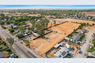2202 McGowan Parkway, Olivehurst, CA 95961 - Photo 1