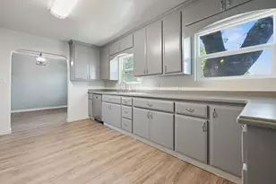 1321 W Orangeburg Ave, Modesto, CA 95350 - Photo 8