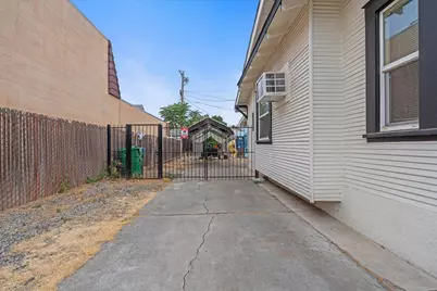434 E Cleveland Street, Stockton, CA 95204 - Photo 14