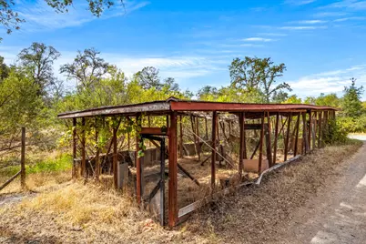 10490 Hubbard Road, Auburn, CA 95602 - Photo 12