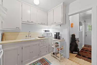 2533 Castro Way, Sacramento, CA 95818 - Photo 16