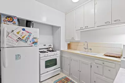 2533 Castro Way, Sacramento, CA 95818 - Photo 12