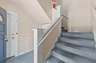 2533 Castro Way, Sacramento, CA 95818 - Photo 2