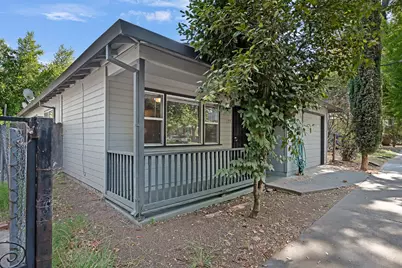 327 22nd Street, Sacramento, CA 95816 - Photo 2