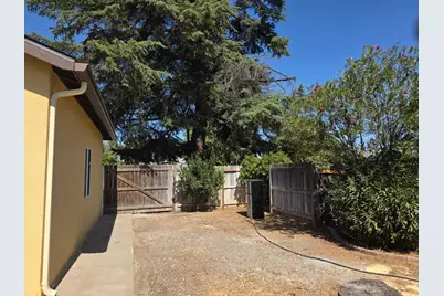 1098 E 21st Street, Merced, CA 95340 - Photo 22