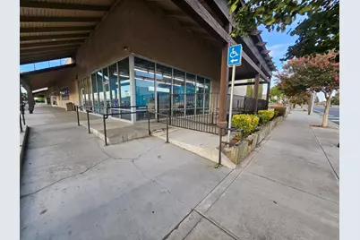 1114 N Main St, Manteca, CA 95336 - Photo 2