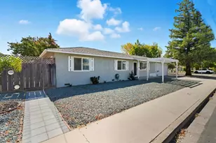 301 E North St, Oakdale, CA 95361 - Photo 4