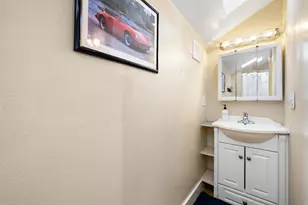 815 22nd St, Sacramento, CA 95816 - Photo 16