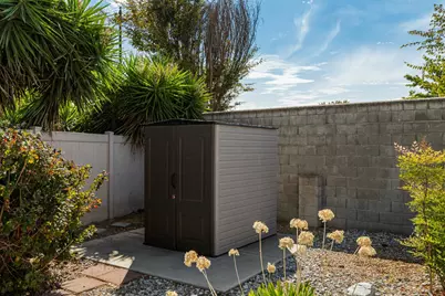 2421 Shady Oak Place, Manteca, CA 95336 - Photo 36