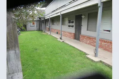 325 W H Street, Oakdale, CA 95361 - Photo 8