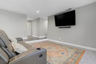 8964 Sutters Gold Dr, Sacramento, CA 95826 - Photo 16