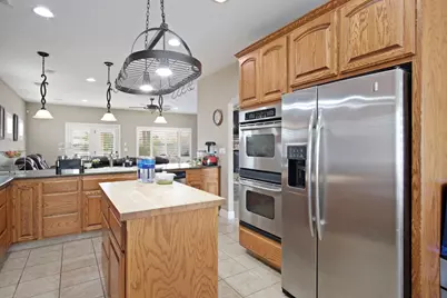 984 E Woodward Avenue, Manteca, CA 95337 - Photo 8