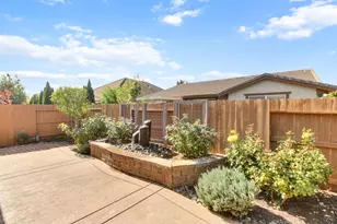 9590 Oakham Way, Elk Grove, CA 95757 - Photo 40