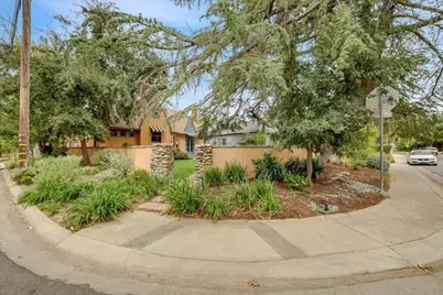 551 Southgate Road, Sacramento, CA 95815 - Photo 76