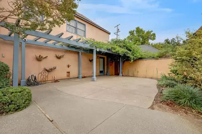 551 Southgate Road, Sacramento, CA 95815 - Photo 50