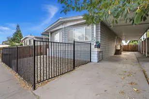 545 Vandenberg Cir, Roseville, CA 95747 - Photo 2