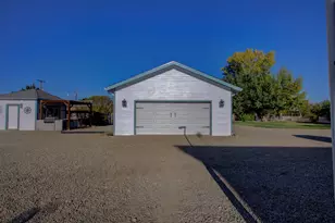 16221 Gustafson Ave, Patterson, CA 95363 - Photo 54