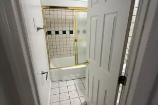 6060 McMahon Dr, Sacramento, CA 95824 - Photo 16