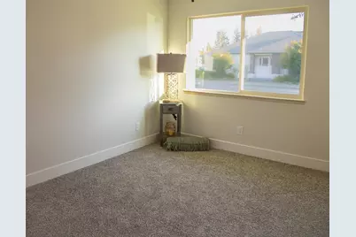 2025 W Vine Street, Lodi, CA 95242 - Photo 12