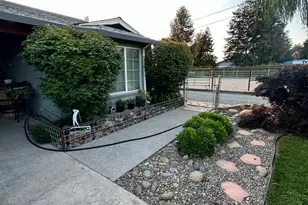 955 Elma St, Hickman, CA 95323 - Photo 2