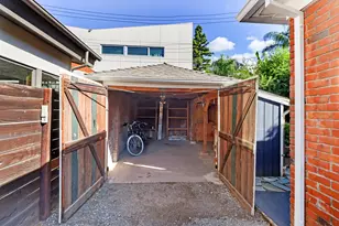 2547 20th St, Sacramento, CA 95818 - Photo 32