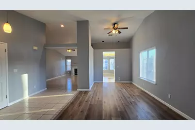 8266 Summer Sunset Drive, Sacramento, CA 95828 - Photo 4