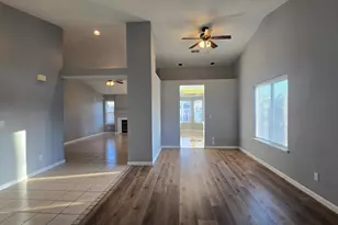 8266 Summer Sunset Dr, Sacramento, CA 95828 - Photo 4