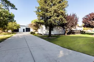 8181 W Kile Rd, Thornton, CA 95686 - Photo 1