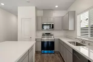 7664 Walpole Wy, Elk Grove, CA 95758 - Photo 12