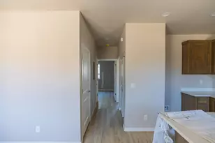 40 W 13th St, Merced, CA 95341 - Photo 6