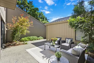 1055 Vanderbilt Way, Sacramento, CA 95825 - Photo 28