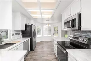 8048 Caymus Dr, Sacramento, CA 95829 - Photo 10