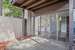 2201 Woodside Ln, Sacramento, CA 95825 - Photo 8