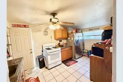 1318 Holm Avenue, Modesto, CA 95351 - Photo 6