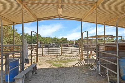 580 W Bowman Road, French Camp, CA 95231 - Photo 28