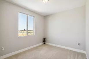 10409 Charles Morris Wy, Elk Grove, CA 95757 - Photo 36