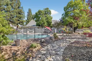 9011 Quail Cove Dr, Elk Grove, CA 95624 - Photo 82