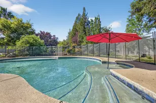 9011 Quail Cove Dr, Elk Grove, CA 95624 - Photo 4