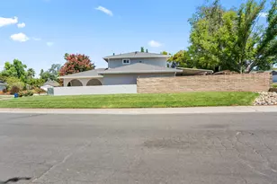 3418 Whitnor Ct, Sacramento, CA 95821 - Photo 2