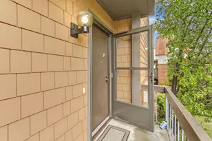 820 Woodside Ln, Sacramento, CA 95825 - Photo 4