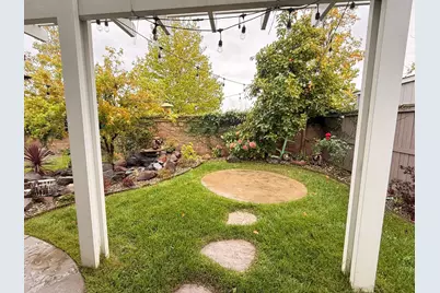 7628 Laguna Beach Way, Antelope, CA 95843 - Photo 14