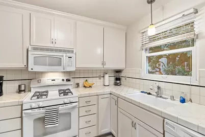 800 45th Street, Sacramento, CA 95819 - Photo 38