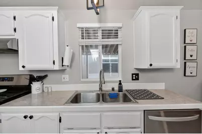 Village Circle, Sacramento, CA 95838 - Photo 14