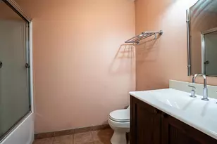 802 W Center St, Manteca, CA 95337 - Photo 20