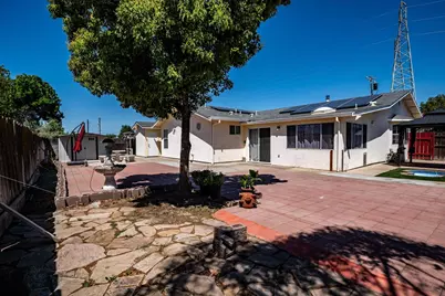 802 W Center Street, Manteca, CA 95337 - Photo 24