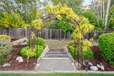 8584 Travary Way, Antelope, CA 95843 - Photo 6