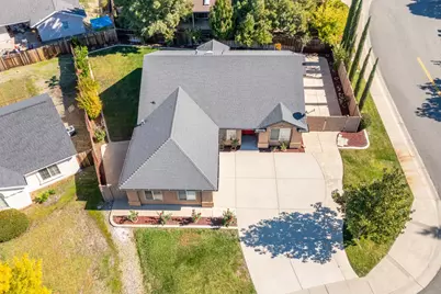2925 Aspen Glow Ln, Redding, CA 96001 - Photo 4