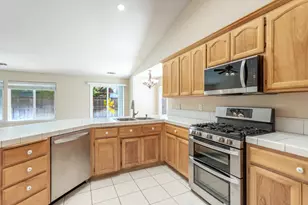 2925 Aspen Glow Ln, Redding, CA 96001 - Photo 12