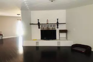 1010 E D St, Oakdale, CA 95361 - Photo 8